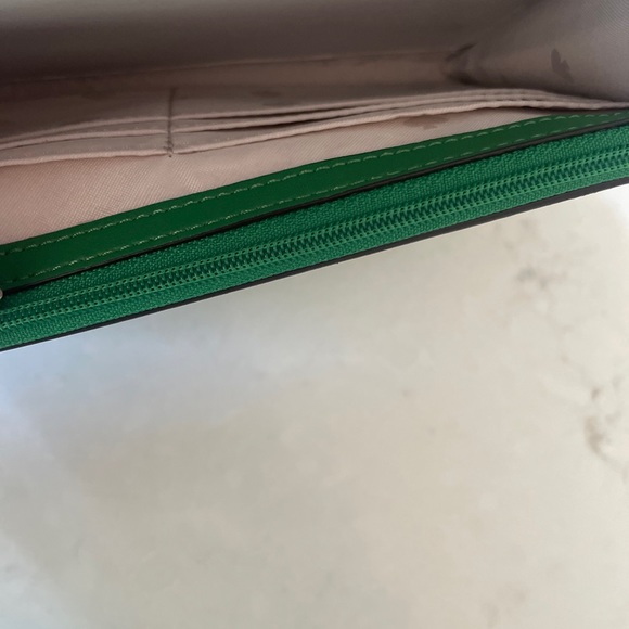 Kate Spade Perry Saffiano Leather Green Bean Crossbody Wallet Bag K8709 NWT $289 - Picture 4 of 8